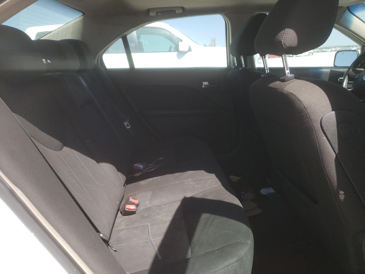 Photo 6 from auction – 2010 MERCURY MILAN with VIN 3MEHM0HA6AR633848