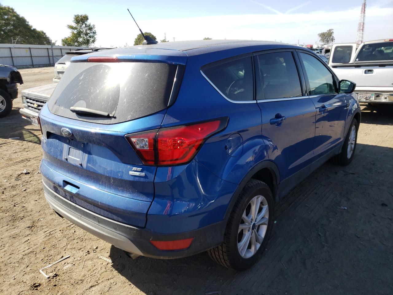 Photo 4 from auction – 2019 FORD ESCAPE SE with VIN 1FMCU9GD1KUB64458