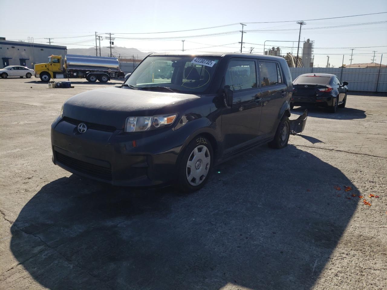 Photo 2 from auction – 2011 TOYOTA SCION XB with VIN JTLZE4FE1B1138523