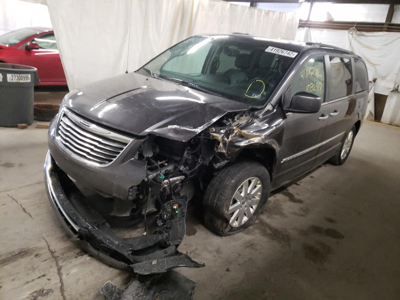 Photo 2 from auction – 2016 CHRYSLER TOWN & COU with VIN 2C4RC1BG8GR193738