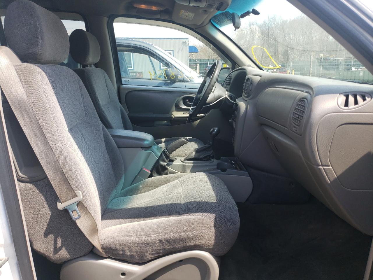 Photo 5 from auction – 2004 CHEVROLET TRAILBLAZE with VIN 1GNET16S546159828