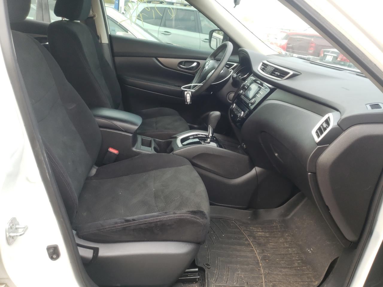 Photo 5 from auction – 2015 NISSAN ROGUE S with VIN 5N1AT2MV5FC925972