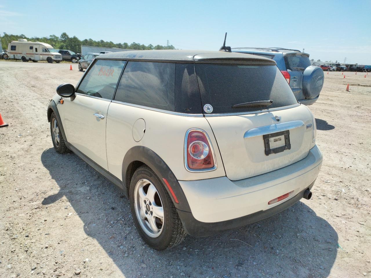Photo 3 from auction – 2011 MINI COOPER with VIN WMWSU3C55BTX96278