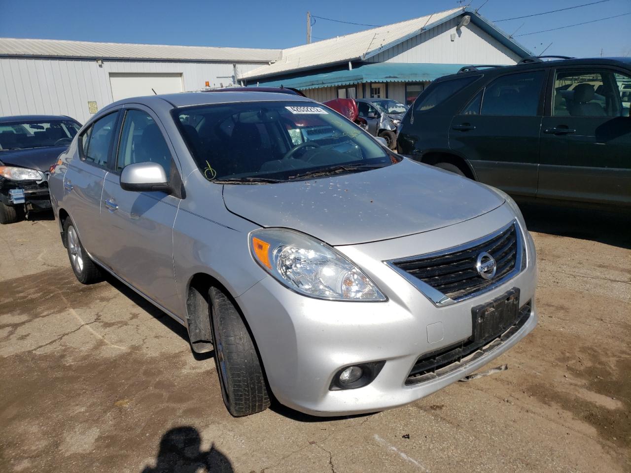 NISSAN VERSA S 2012 مع رقم تعريف المركبة 3N1CN7AP3CL930262 - صورة من المزاد