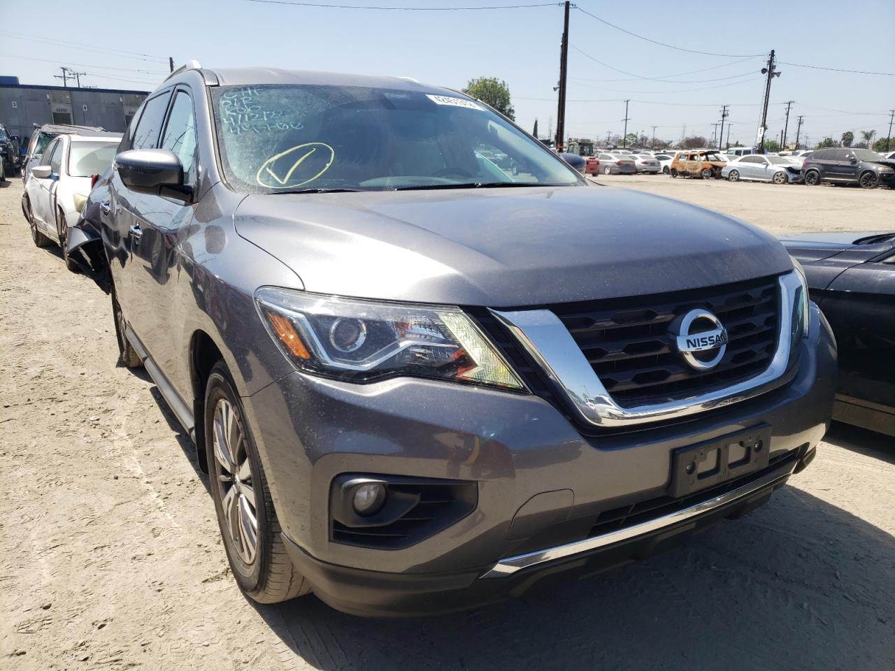 NISSAN PATHFINDER 2017 with VIN 5N1DR2MN4HC609574 - Photo from auction