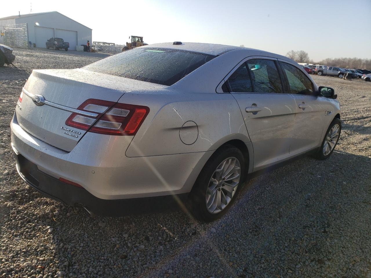 Photo 4 from auction – 2013 FORD TAURUS LIM with VIN 1FAHP2F89DG138419