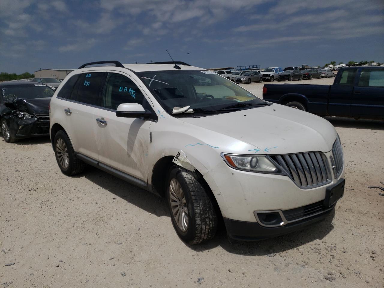 LINCOLN MKX 2011 with VIN 2LMDJ6JK2BBJ31563 - Photo from auction