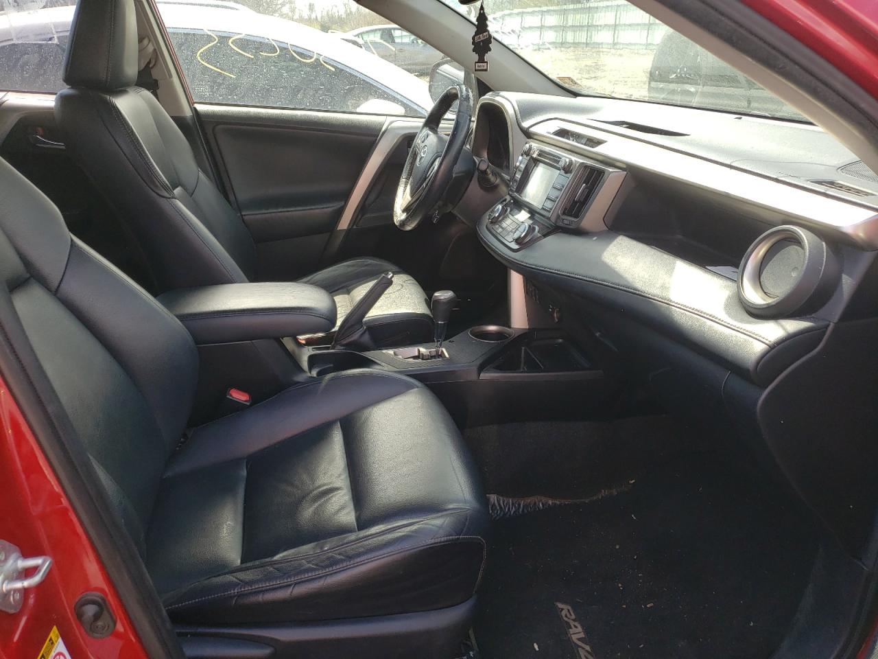 Photo 5 from auction – 2015 TOYOTA RAV4 LIMIT with VIN JTMDFREVXFD116591
