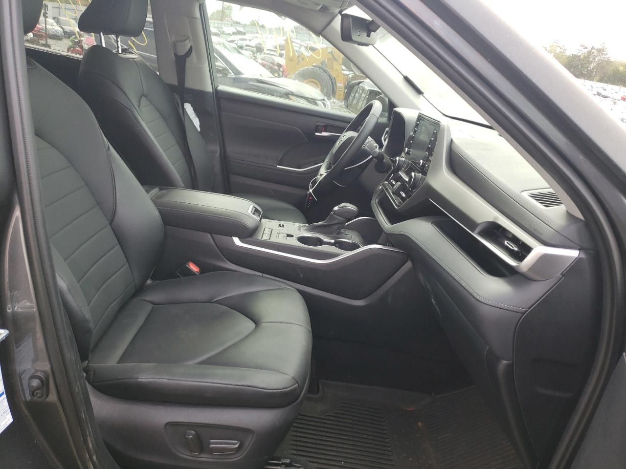 Photo 5 from auction – 2020 TOYOTA HIGHLANDER with VIN 5TDGBRCH5LS512871