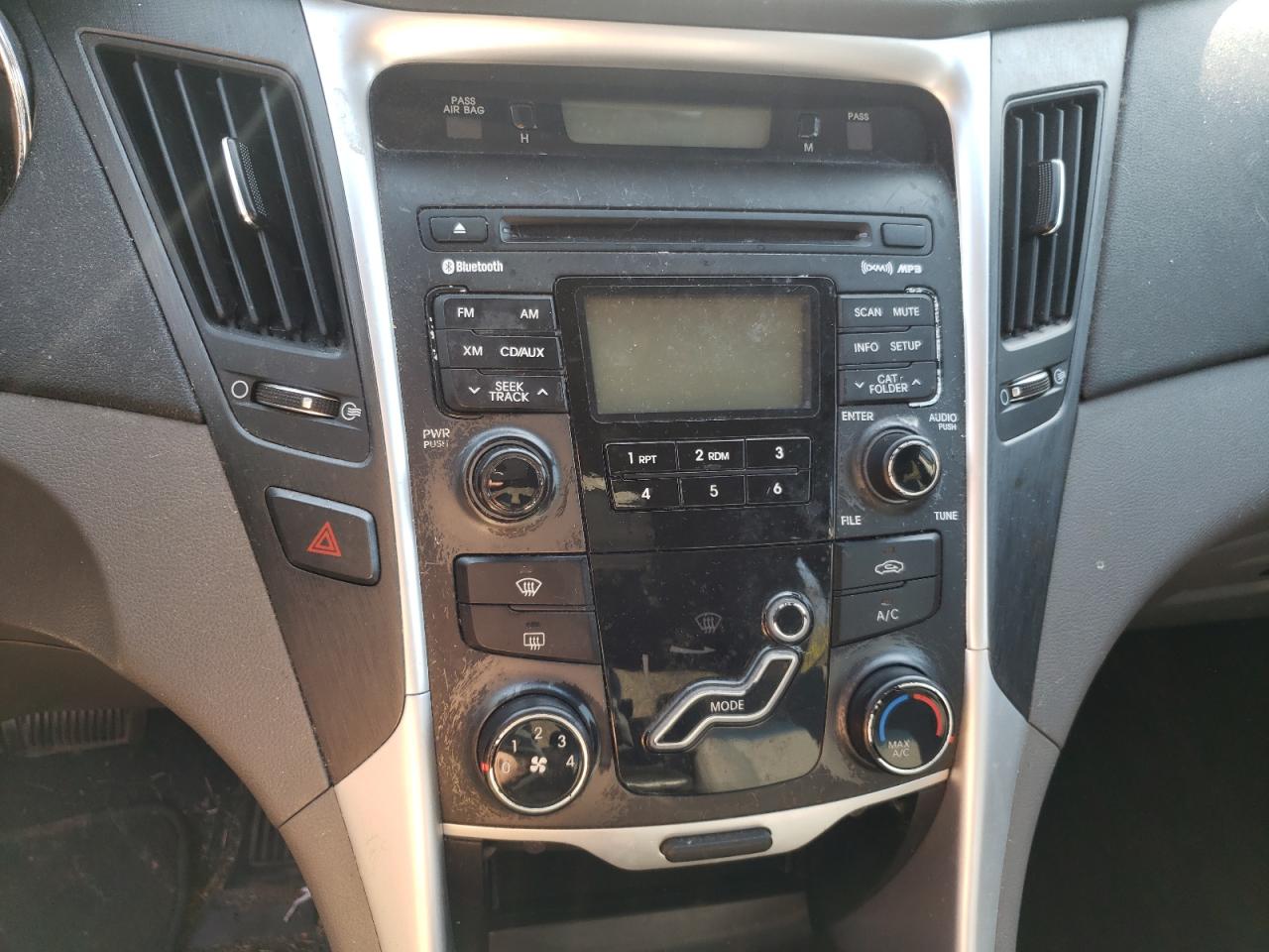 Photo 9 from auction – 2011 HYUNDAI SONATA with VIN 5NPEB4AC7BH158096