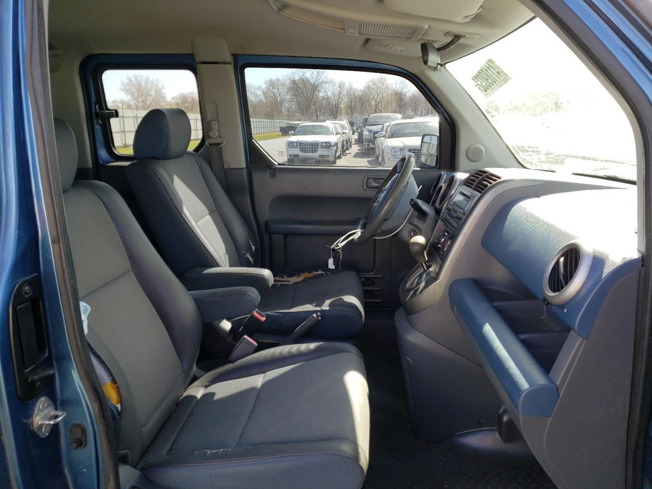 Photo 5 from auction – 2006 HONDA ELEMENT EX with VIN 5J6YH18766L009676