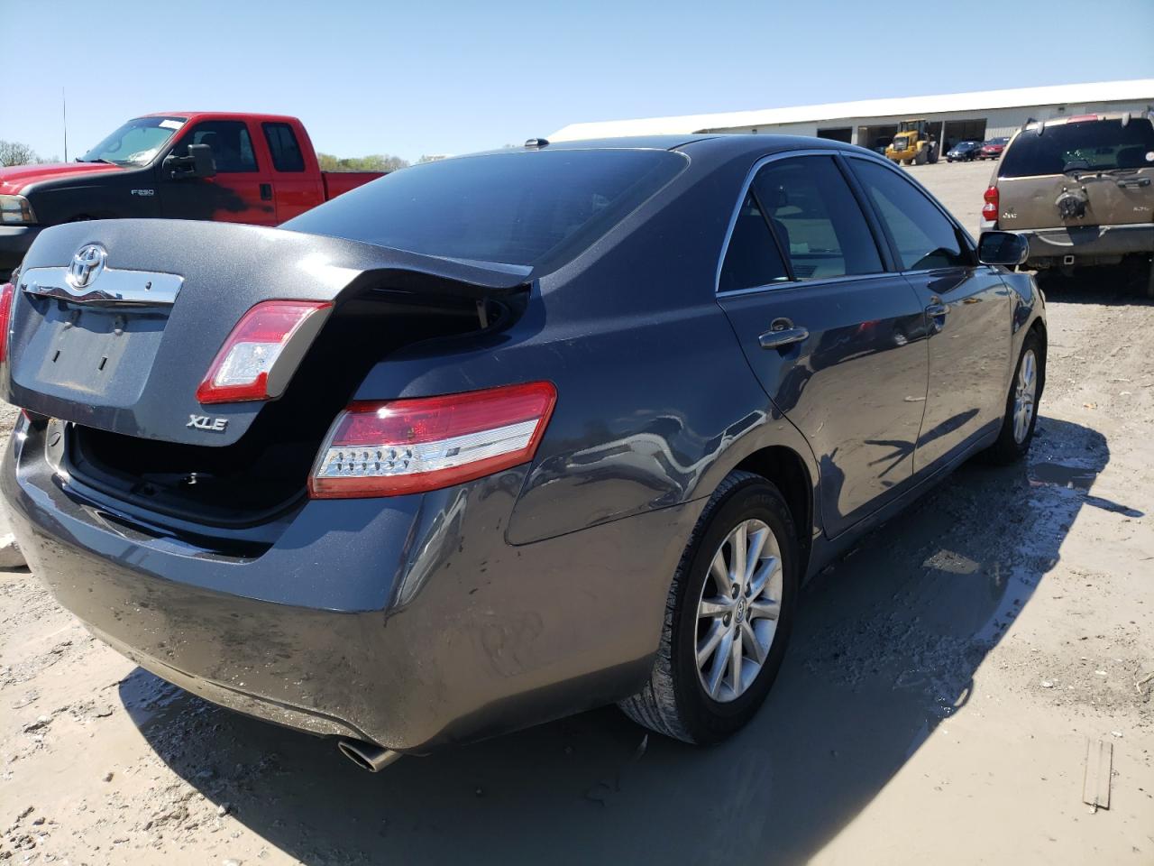 Photo 4 from auction – 2011 TOYOTA CAMRY BASE with VIN 4T1BF3EK2BU197456