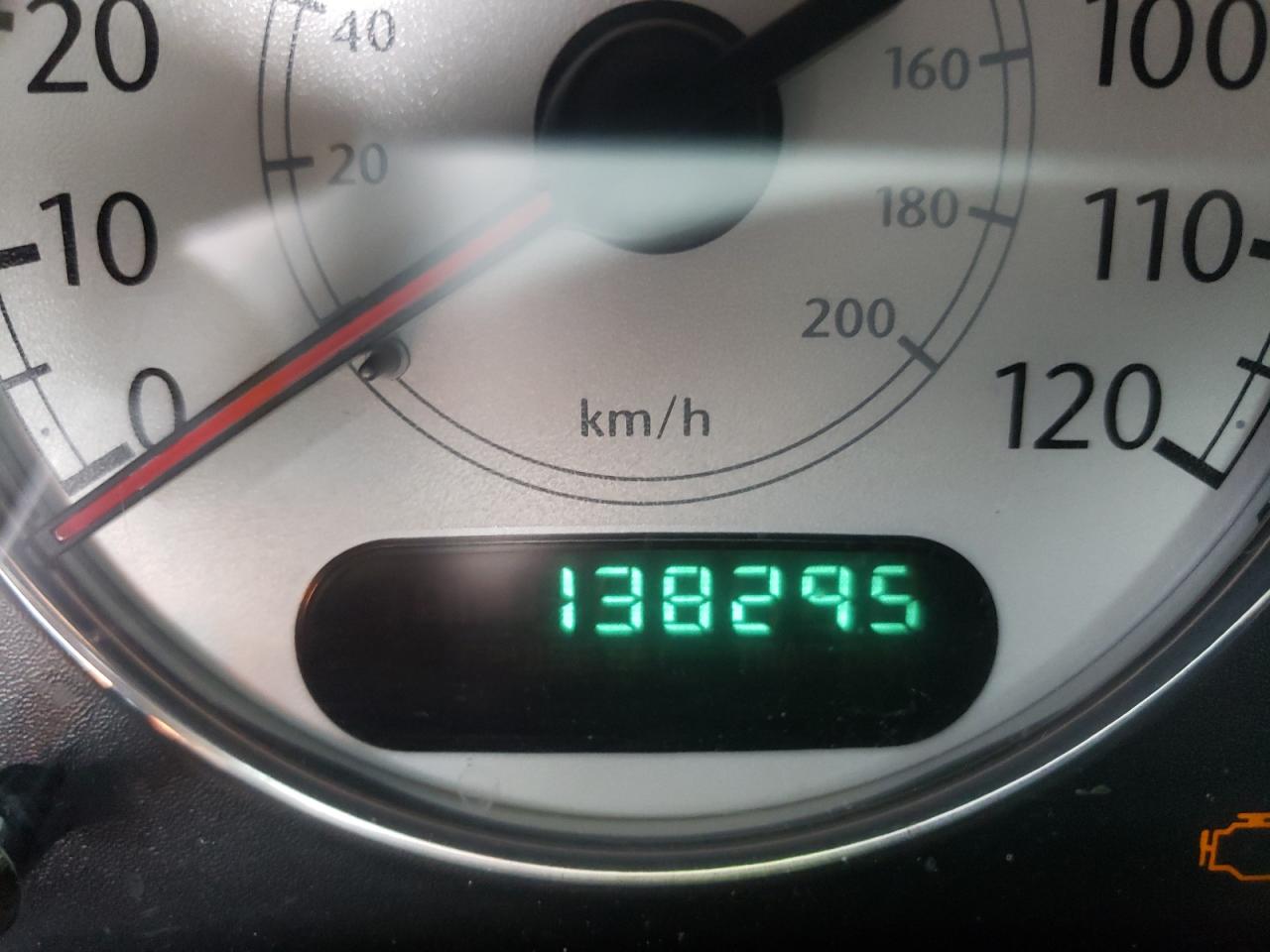 Photo 8 from auction – 2005 CHRYSLER TOWN & COU with VIN 2C8GP64L85R226607