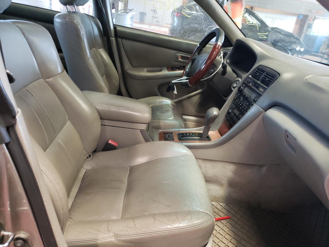 Photo 5 from auction – 1998 LEXUS ES 300 with VIN JT8BF28G0W0085966