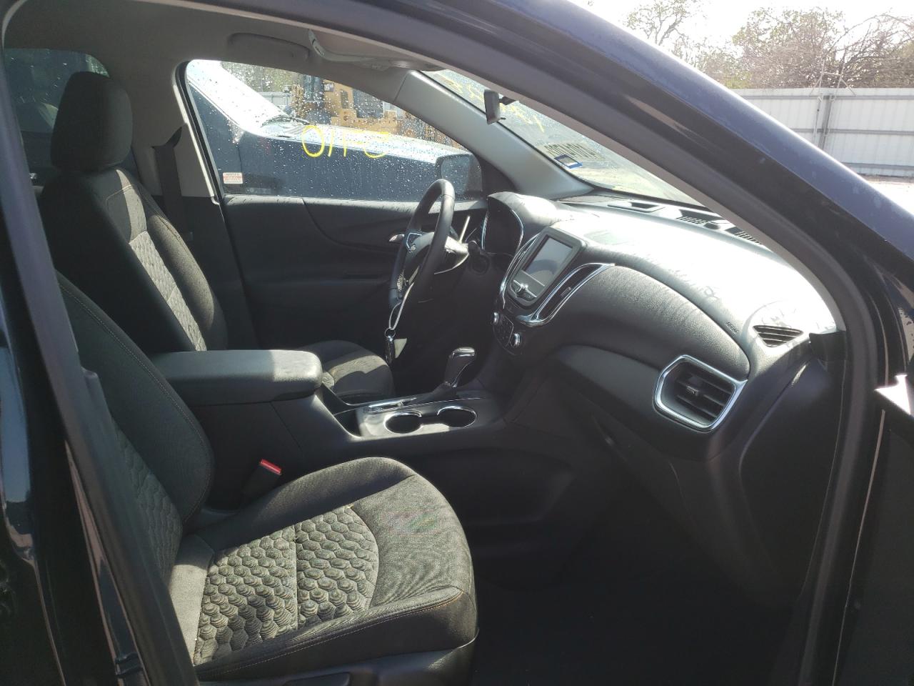 Photo 5 from auction – 2021 CHEVROLET EQUINOX LT with VIN 3GNAXKEV0MS124128