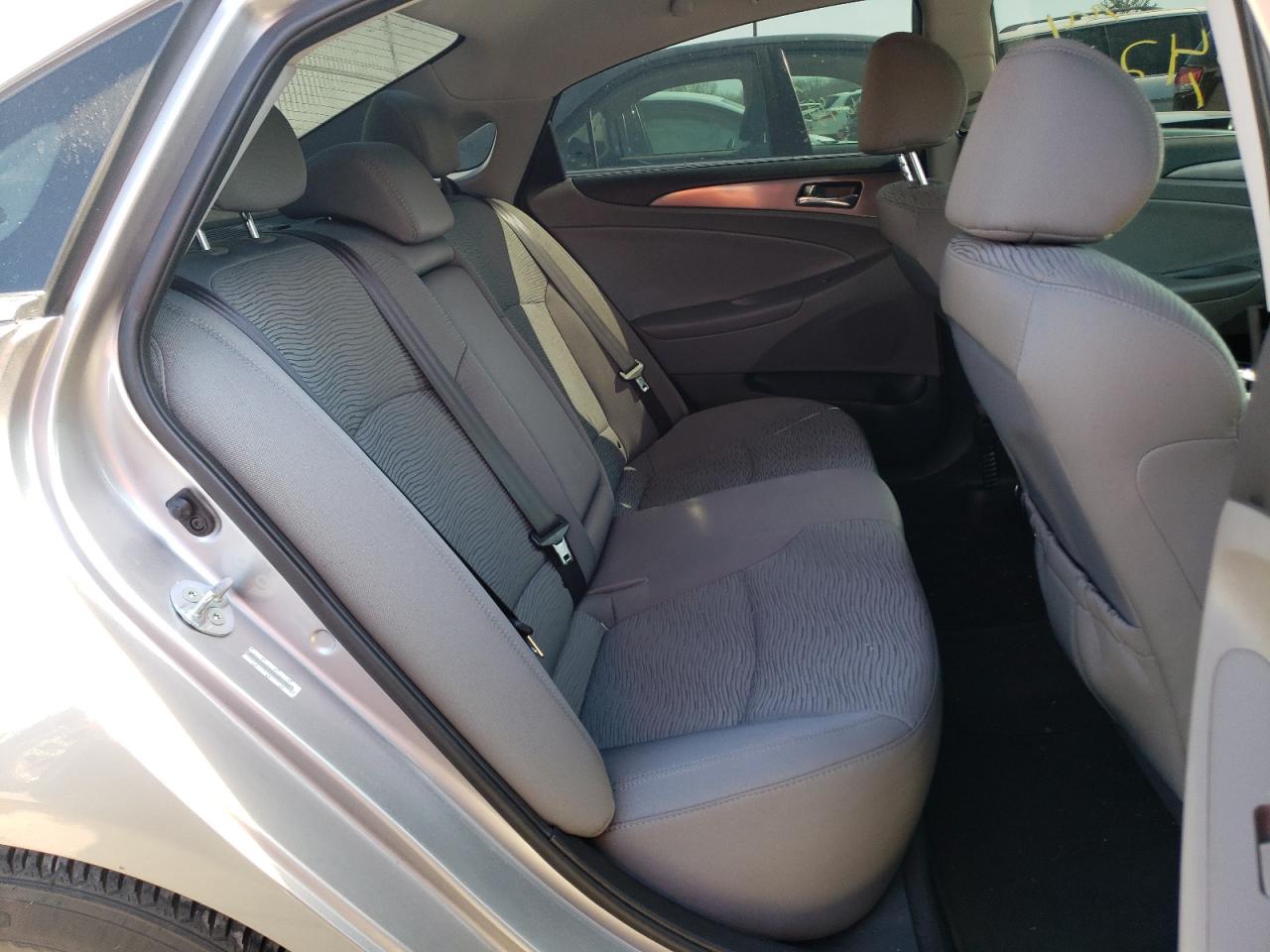 Photo 6 from auction – 2013 HYUNDAI SONATA HYB with VIN KMHEC4A49DA085566