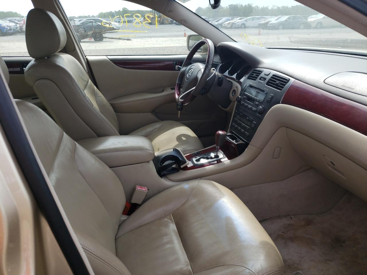 Photo 5 from auction – 2002 LEXUS ES 300 with VIN JTHBF30G120083008
