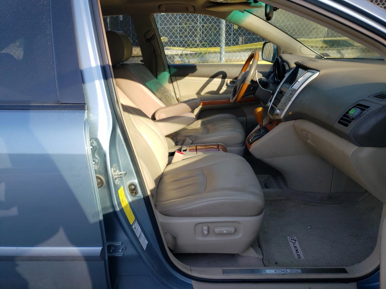 Photo 5 from auction – 2005 LEXUS RX 330 with VIN 2T2HA31U05C065491