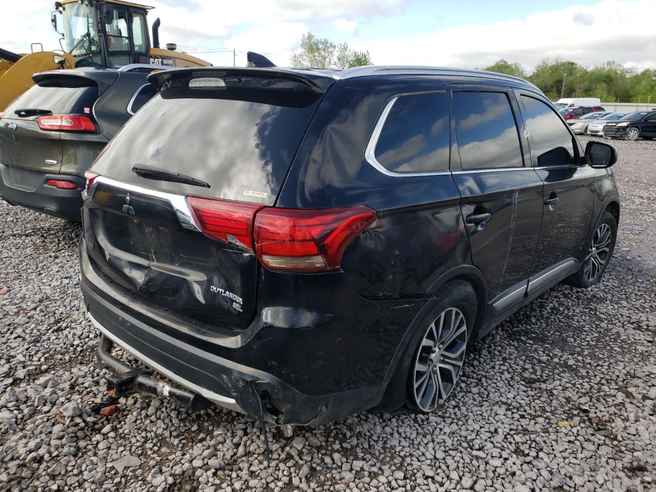 Photo 4 from auction – 2017 MITSUBISHI OUTLANDER with VIN JA4AZ3A34HZ057548