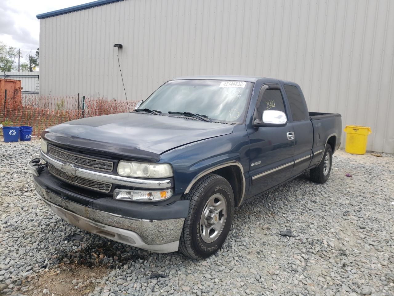 Photo 2 from auction – 2002 CHEVROLET SILVERADO with VIN 2GCEC19T021147975
