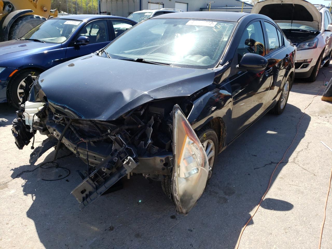 Photo 2 from auction – 2012 MAZDA 3 I with VIN JM1BL1V78C1700312