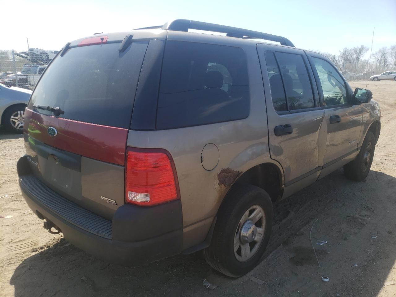 Photo 4 from auction – 2005 FORD EXPLORER X with VIN 1FMZU72E75UA50354