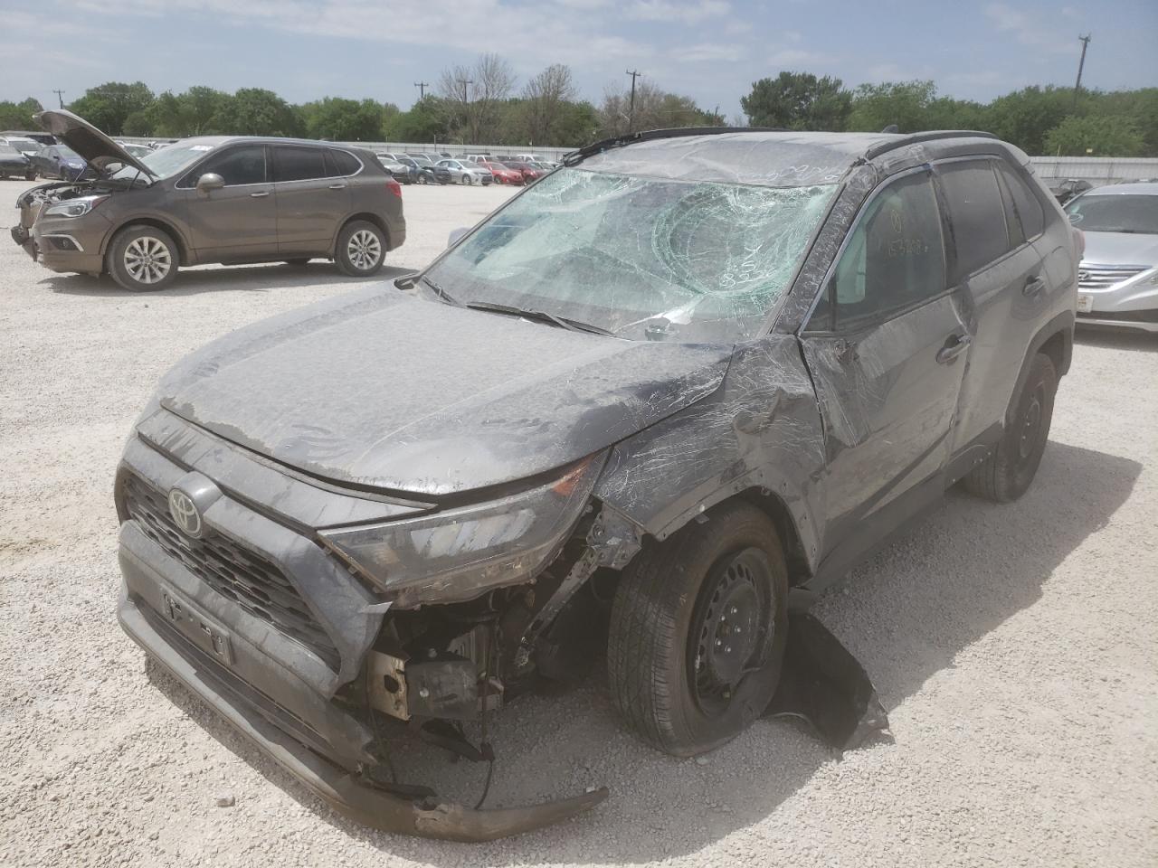 Photo 2 from auction – 2021 TOYOTA RAV4 LE with VIN 2T3K1RFVXMW153208