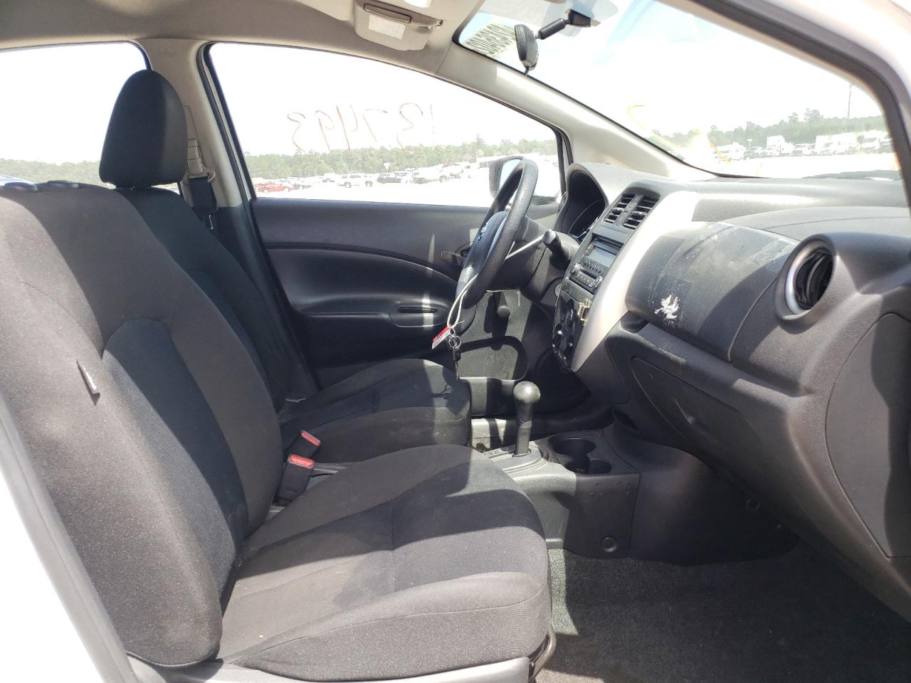 Photo 5 from auction – 2016 NISSAN VERSA NOTE with VIN 3N1CE2CP5GL385848