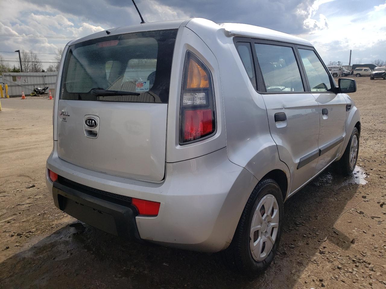 Photo 4 from auction – 2010 KIA SOUL with VIN KNDJT2A18A7028233