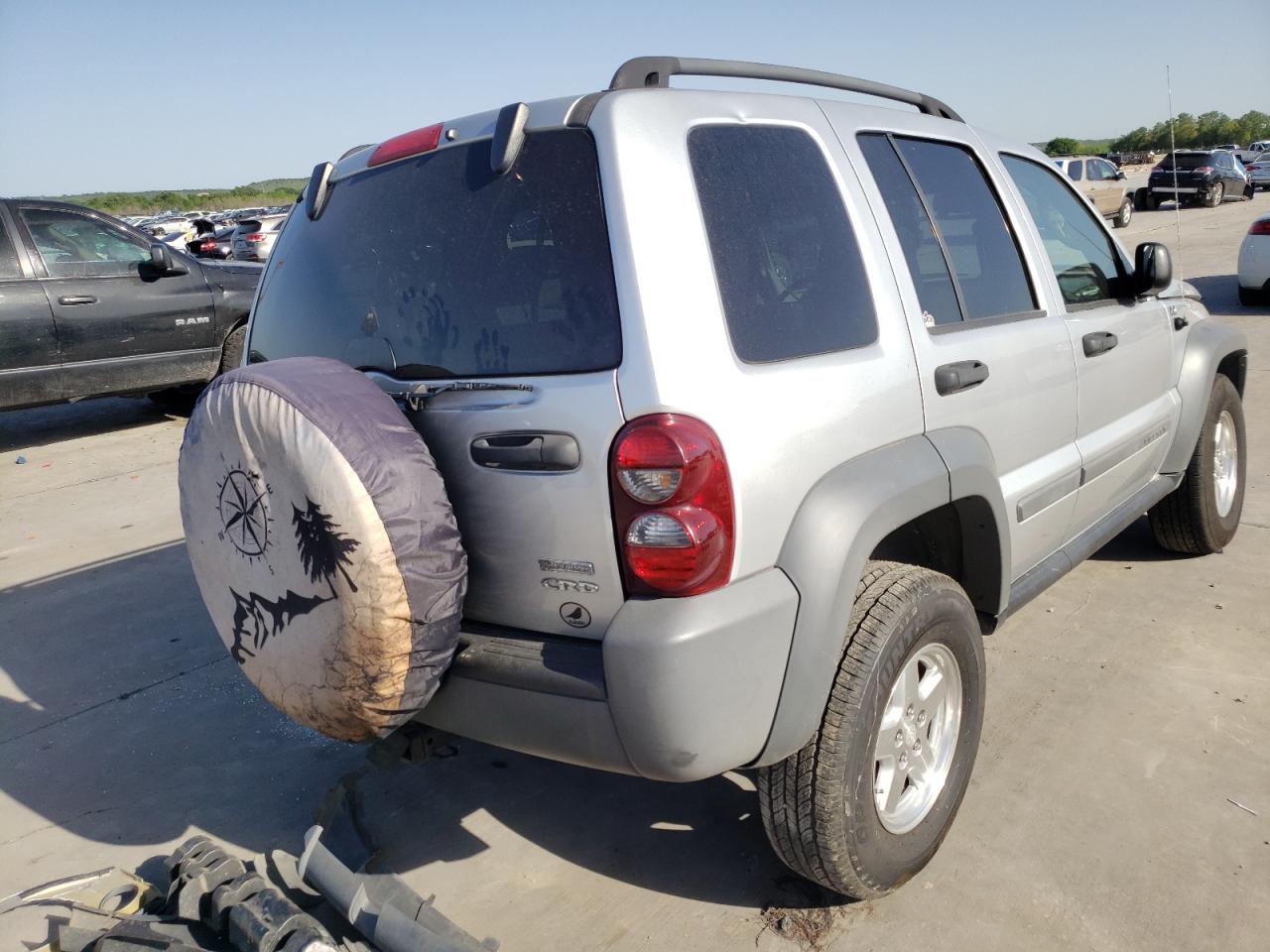 Photo 4 from auction – 2005 JEEP LIBERTY SP with VIN 1J4GL48555W635548