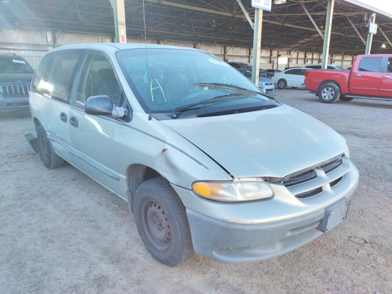 DODGE CARAVAN 2000 with VIN 2B4FP25B9YR869268 - Photo from auction