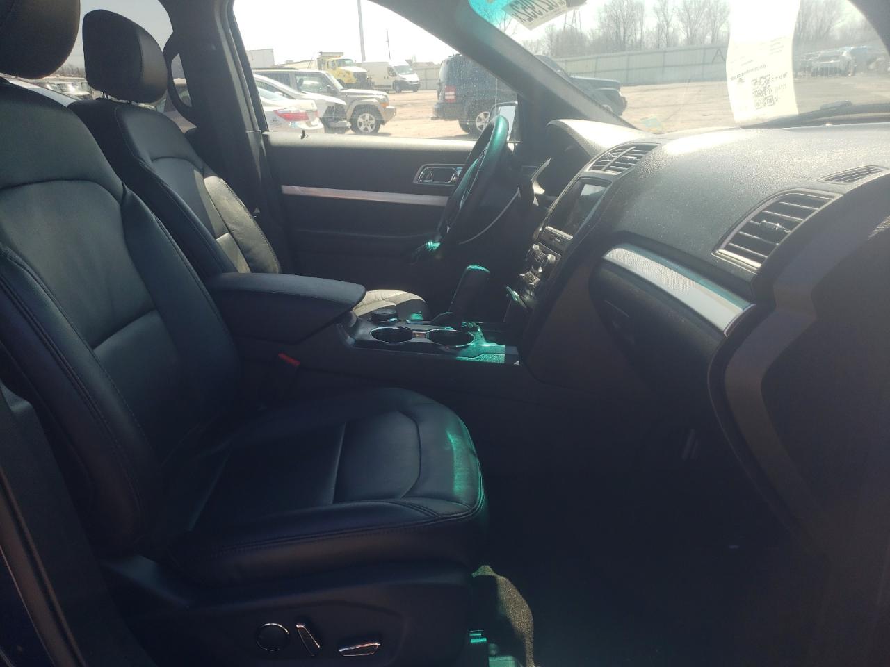 Photo 5 from auction – 2017 FORD EXPLORER X with VIN 1FM5K8D81HGA98551