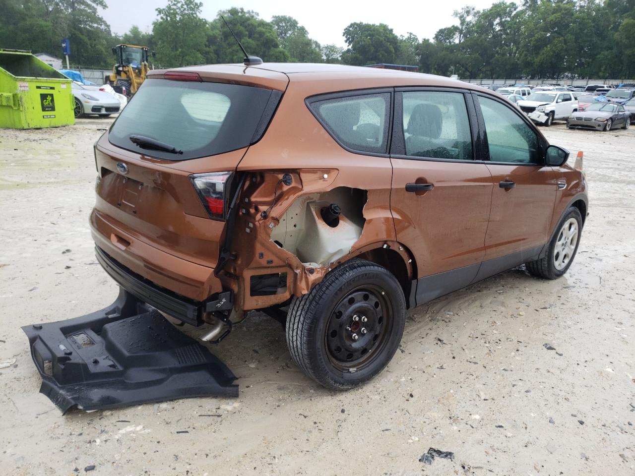 Photo 4 from auction – 2017 FORD ESCAPE S with VIN 1FMCU0F76HUA20601