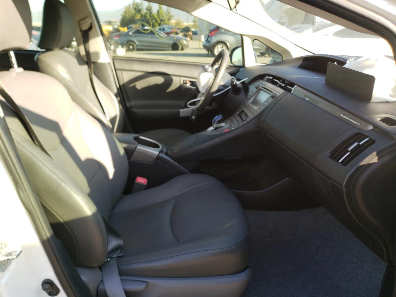 Photo 5 from auction – 2013 TOYOTA PRIUS PLUG with VIN JTDKN3DP2D3043102