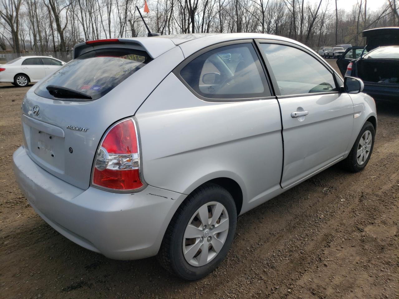 Photo 4 from auction – 2011 HYUNDAI ACCENT GL with VIN KMHCM3AC5BU191563