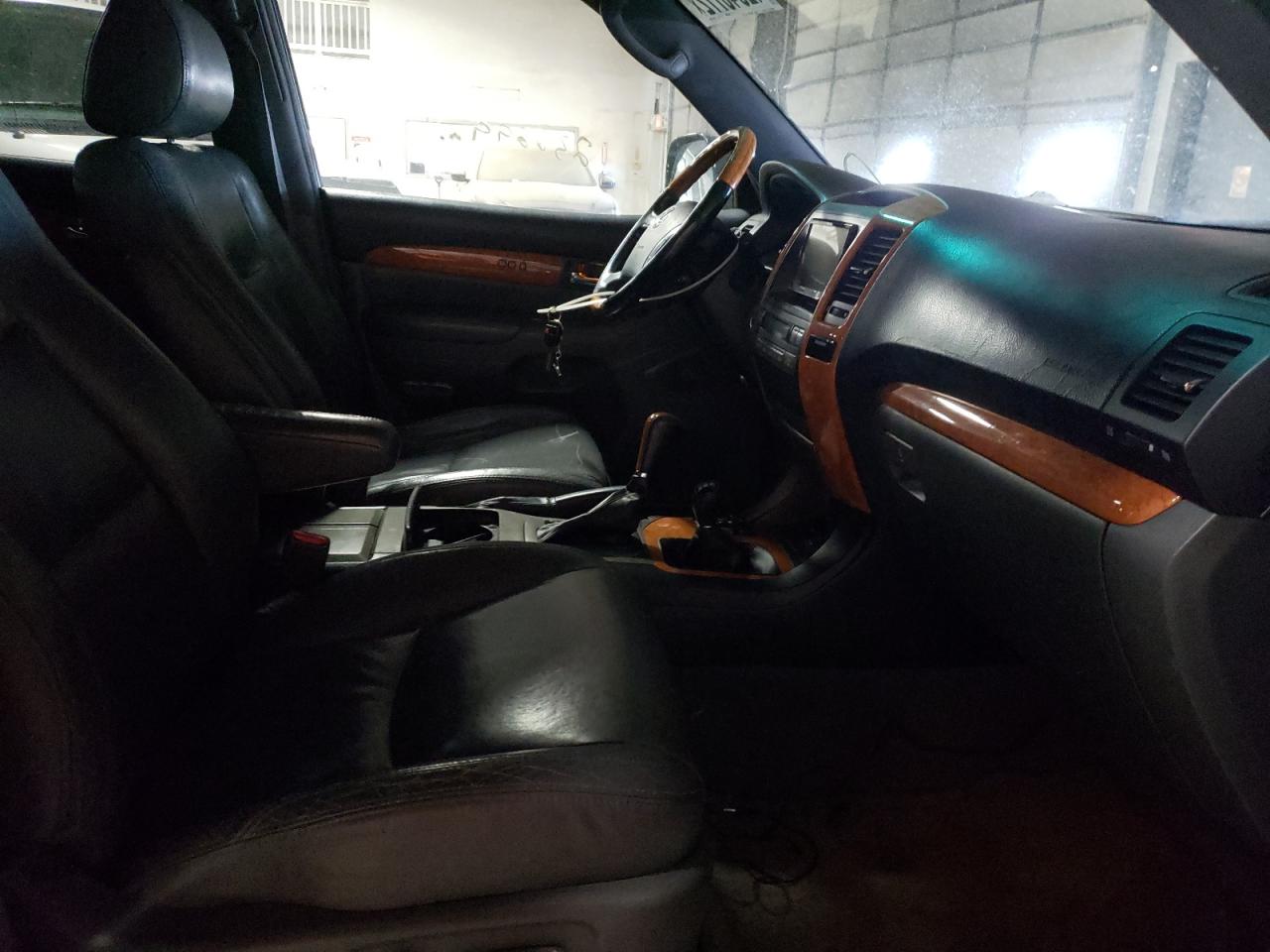 Photo 5 from auction – 2004 LEXUS GX 470 with VIN JTJBT20X840028995