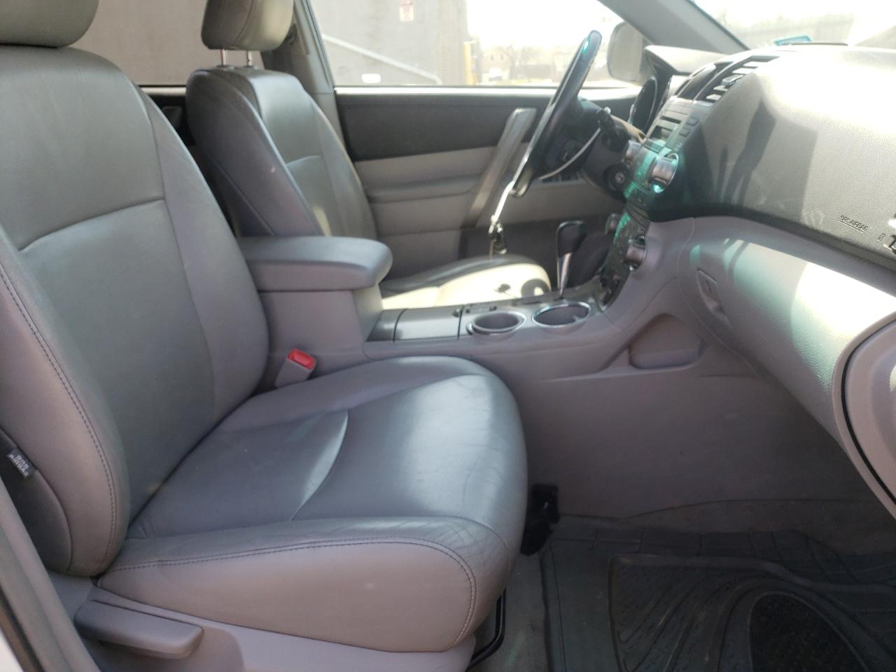 Photo 5 from auction – 2010 TOYOTA HIGHLANDER with VIN 5TDJK3EH2AS036818