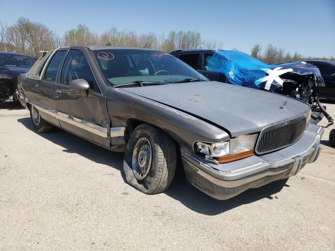 BUICK ROADMASTER 1992 with VIN 1G4BT5375NR446746 - Photo from auction