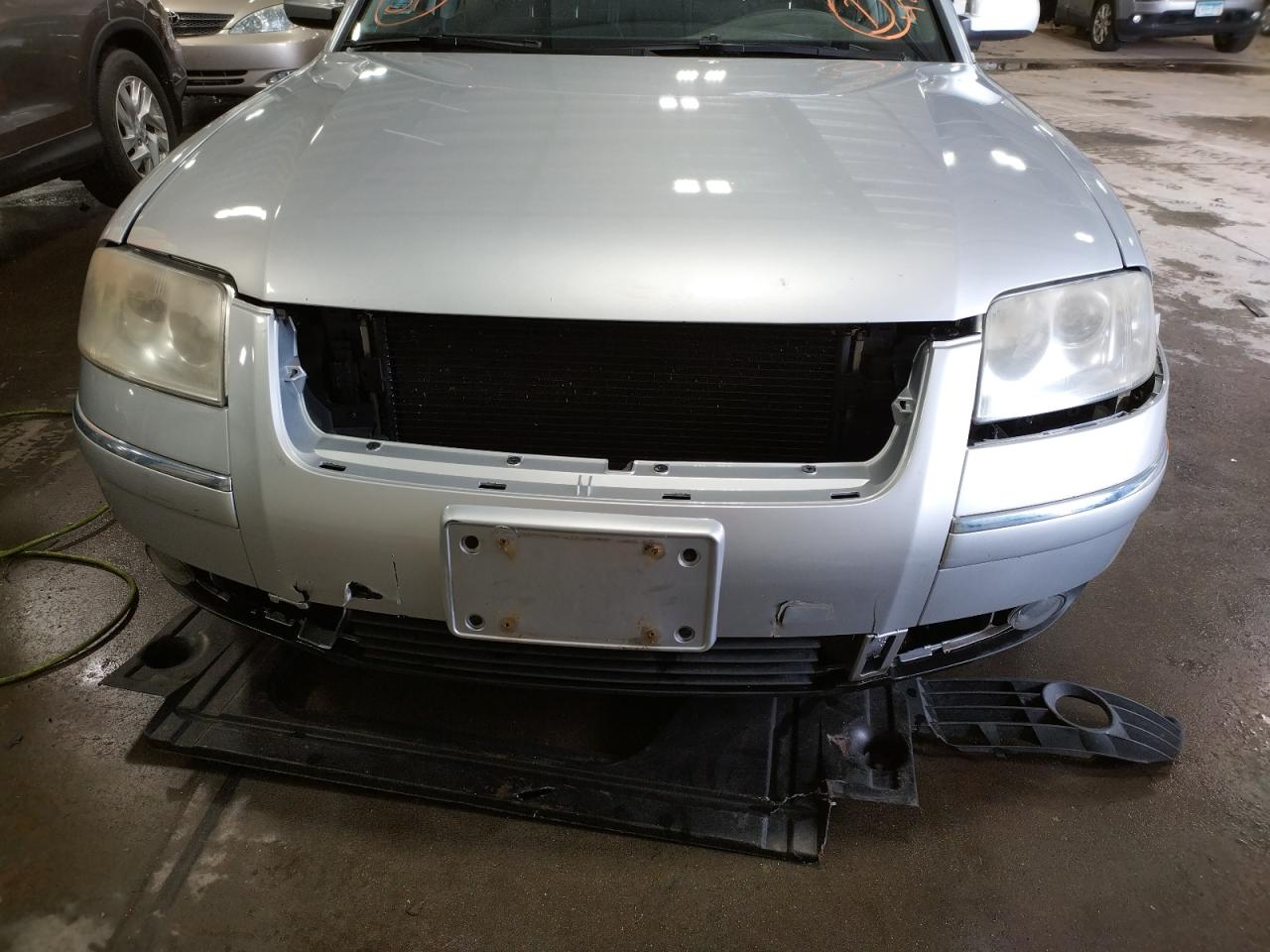 Photo 10 from auction – 2002 VOLKSWAGEN PASSAT GLS with VIN WVWPD63BX2P354430