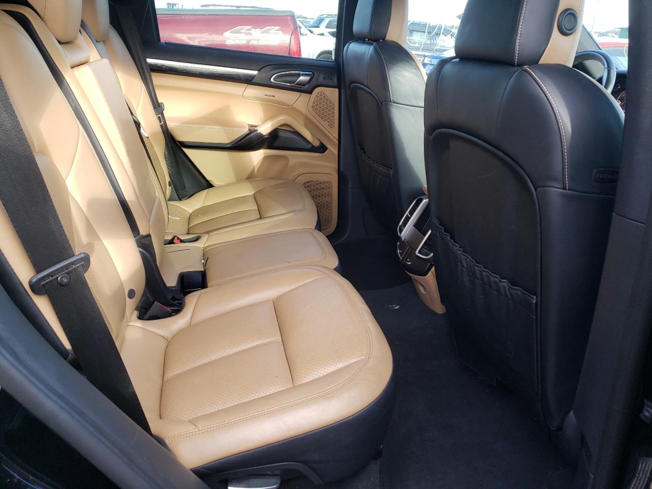 Photo 6 from auction – 2016 PORSCHE CAYENNE with VIN WP1AA2A2XGKA08441