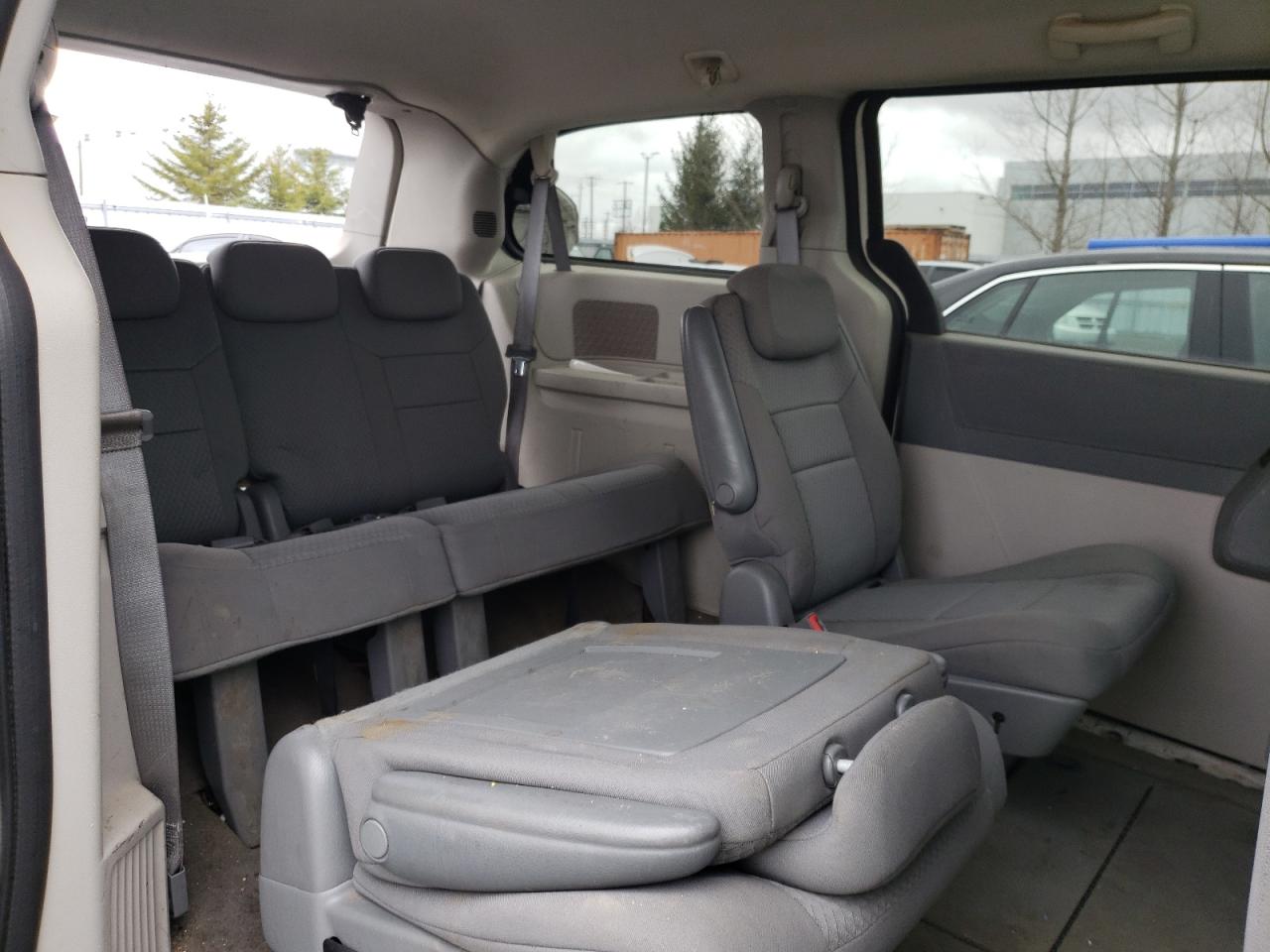 Photo 6 from auction – 2010 DODGE GRAND CARA with VIN 2D4RN4DE6AR437405