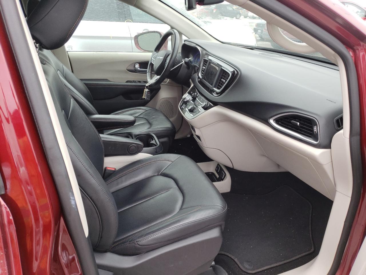Photo 5 from auction – 2020 CHRYSLER PACIFICA T with VIN 2C4RC1BG2LR204906