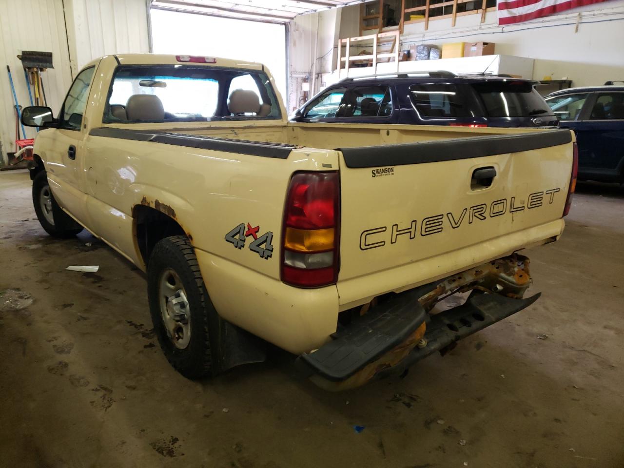 Photo 3 from auction – 2001 CHEVROLET SILVERADO with VIN 1GCEK14T21Z225771