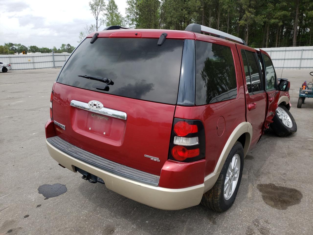 Photo 4 from auction – 2006 FORD EXPLORER E with VIN 1FMEU64E96UA98235