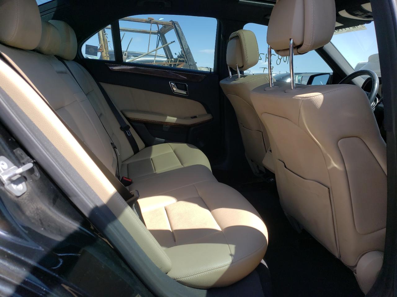 Photo 6 from auction – 2011 MERCEDES-BENZ E CLASS with VIN WDDHF8HB5BA383345