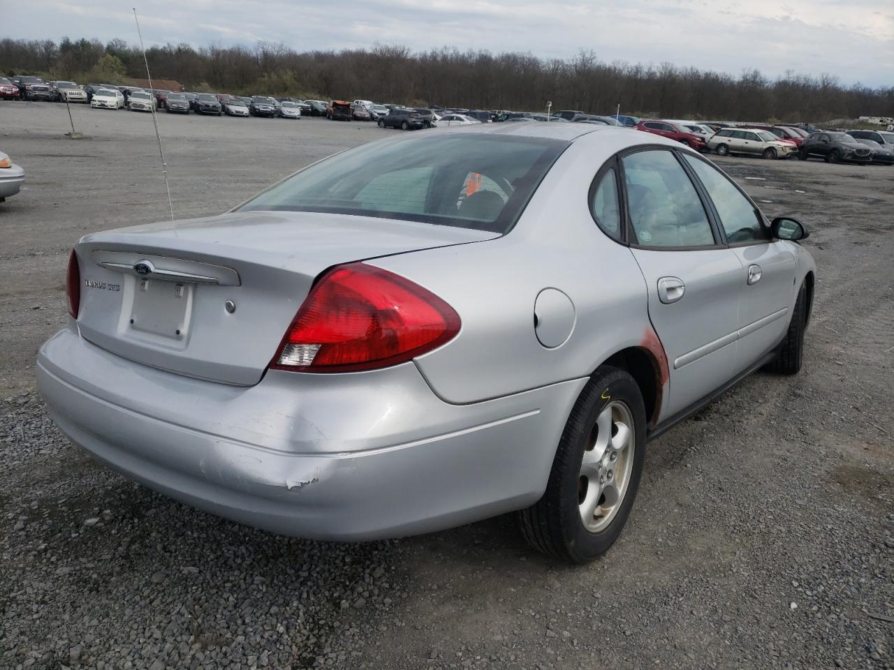 Photo 4 from auction – 2002 FORD TAURUS SES with VIN 1FAFP55292A221211