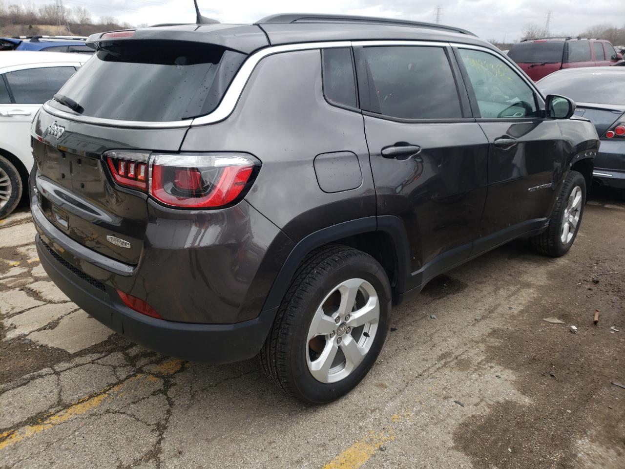 Фото 4 с аукциона – 2018 JEEP COMPASS LA с VIN 3C4NJDBB5JT176667