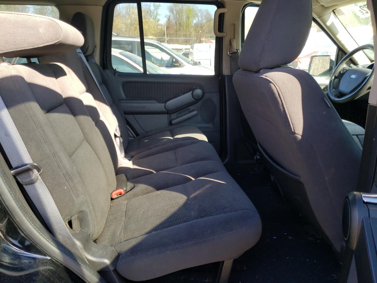 Photo 6 from auction – 2009 FORD EXPLORER X with VIN 1FMEU63E59UA26227