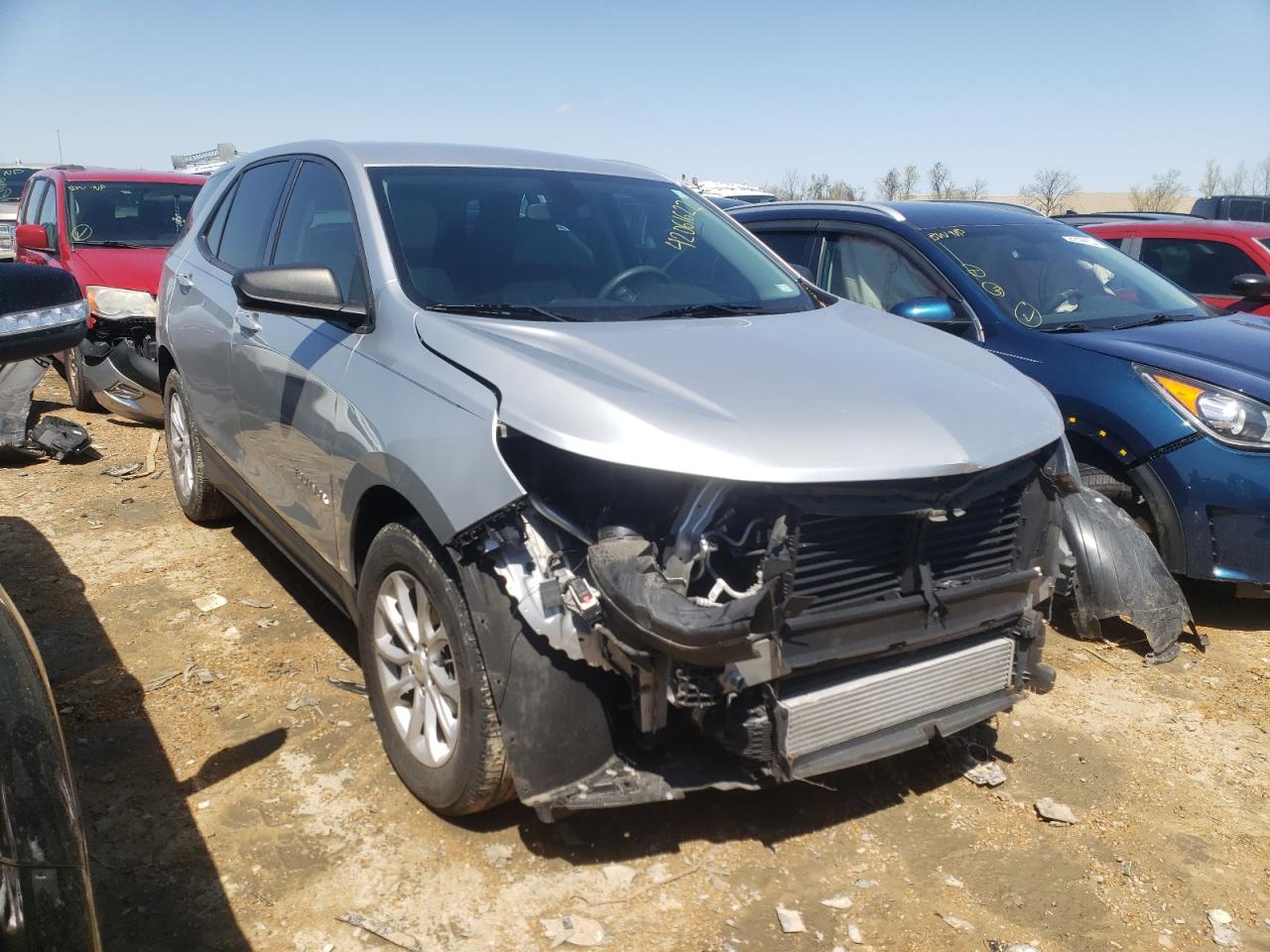 CHEVROLET EQUINOX LS 2018 with VIN 3GNAXHEVXJS647820 - Photo from auction
