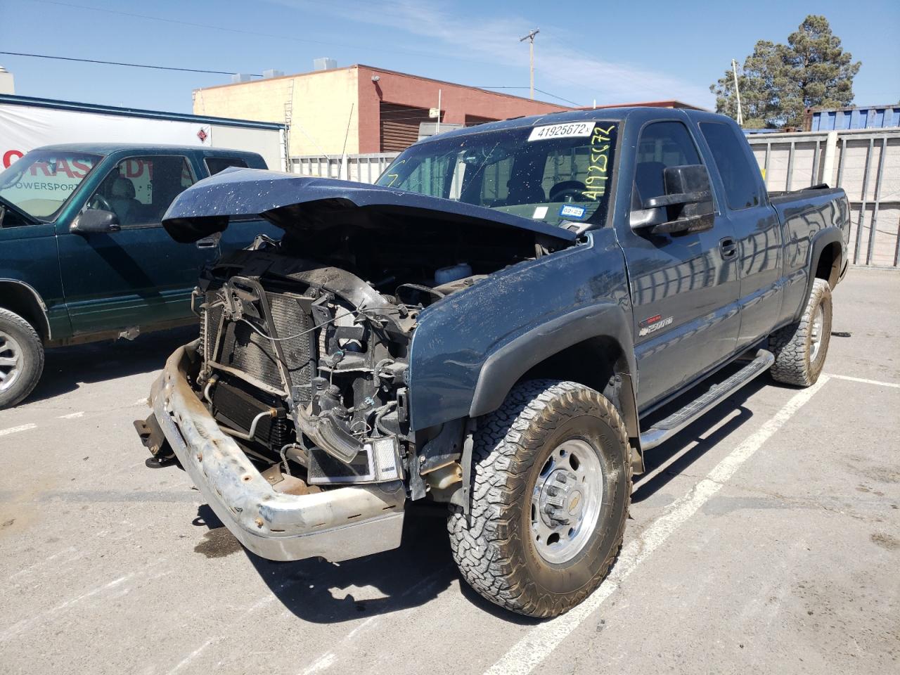 Photo 2 from auction – 2006 CHEVROLET SILVERADO with VIN 1GCHK29D86E232954
